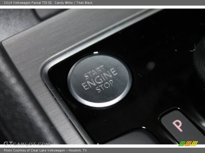 Candy White / Titan Black 2014 Volkswagen Passat TDI SE