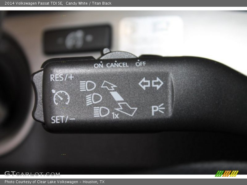 Candy White / Titan Black 2014 Volkswagen Passat TDI SE