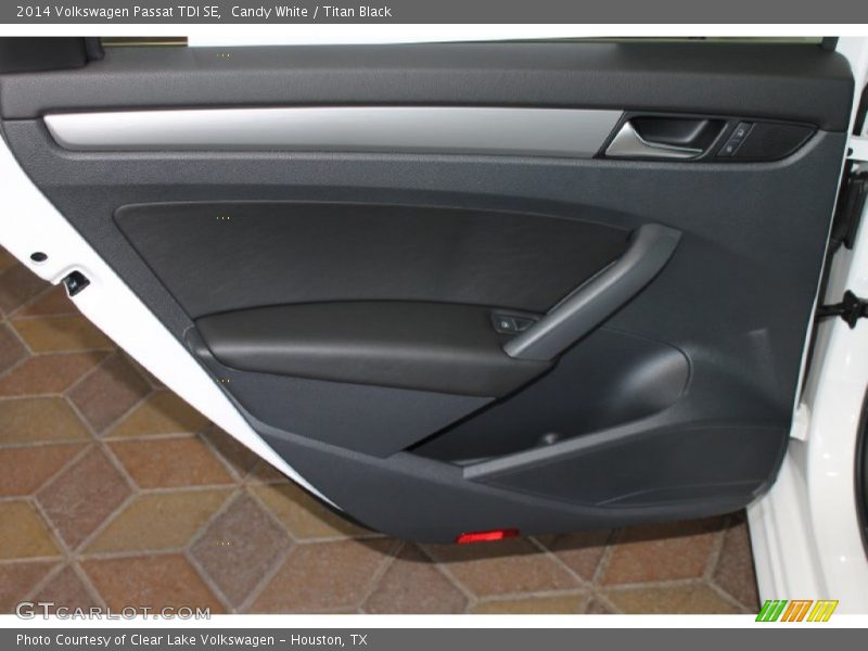 Candy White / Titan Black 2014 Volkswagen Passat TDI SE