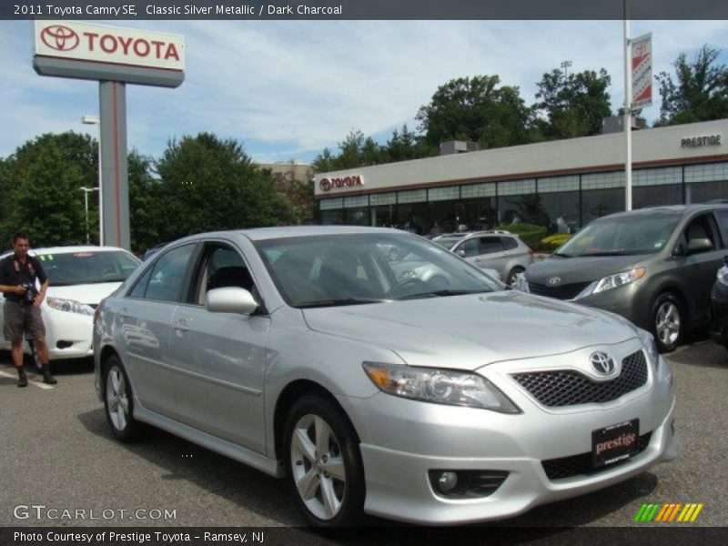 Classic Silver Metallic / Dark Charcoal 2011 Toyota Camry SE
