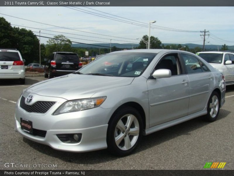 Classic Silver Metallic / Dark Charcoal 2011 Toyota Camry SE