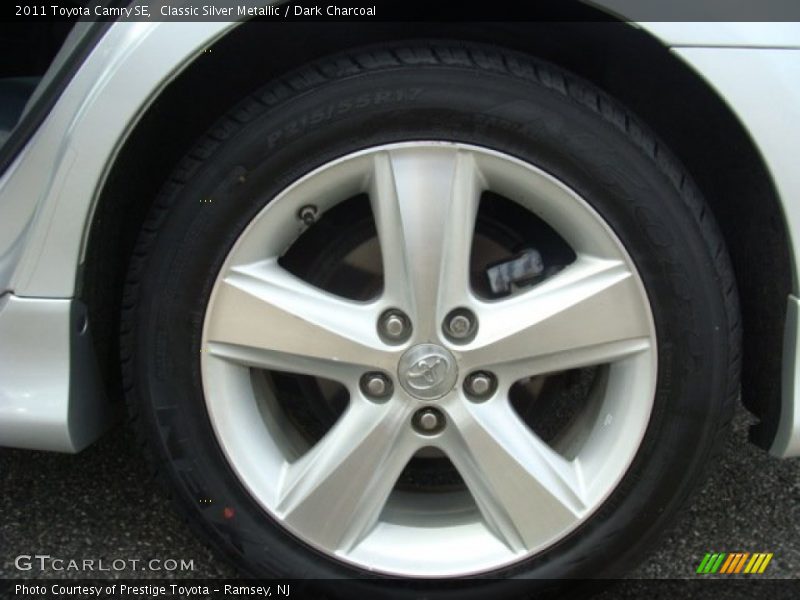 Classic Silver Metallic / Dark Charcoal 2011 Toyota Camry SE