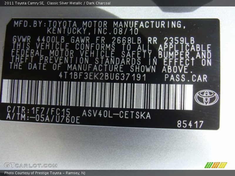 Classic Silver Metallic / Dark Charcoal 2011 Toyota Camry SE