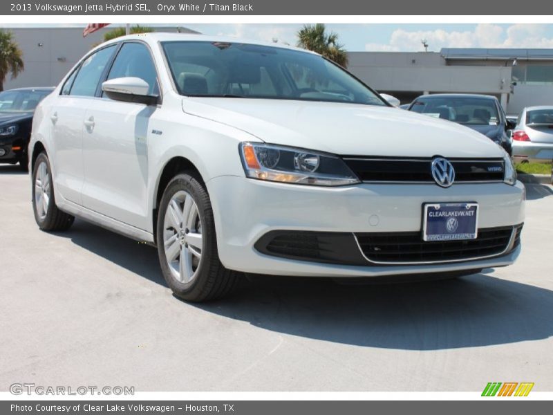 Oryx White / Titan Black 2013 Volkswagen Jetta Hybrid SEL
