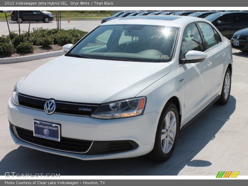 Oryx White / Titan Black 2013 Volkswagen Jetta Hybrid SEL