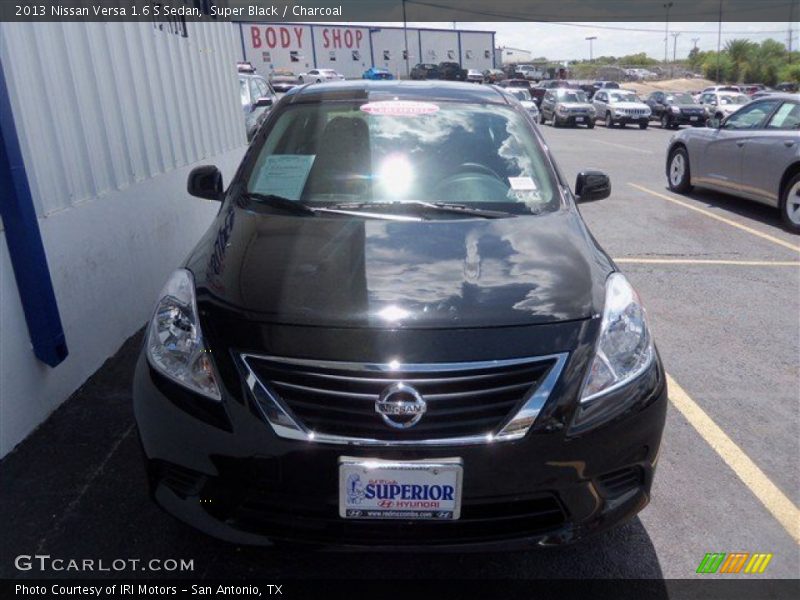 Super Black / Charcoal 2013 Nissan Versa 1.6 S Sedan