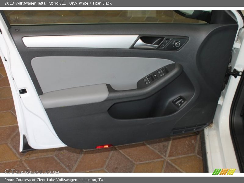 Oryx White / Titan Black 2013 Volkswagen Jetta Hybrid SEL