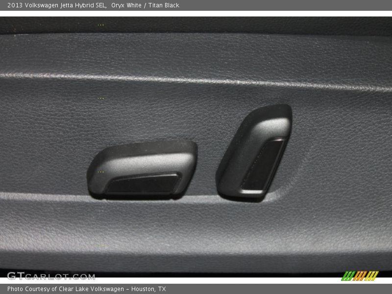 Oryx White / Titan Black 2013 Volkswagen Jetta Hybrid SEL