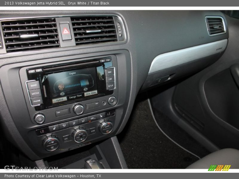 Oryx White / Titan Black 2013 Volkswagen Jetta Hybrid SEL