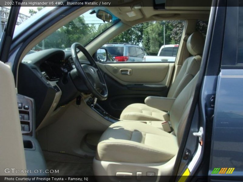 Bluestone Metallic / Ivory 2002 Toyota Highlander V6 4WD