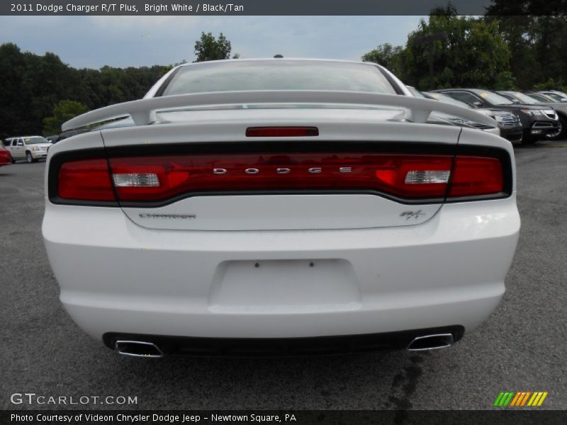 Bright White / Black/Tan 2011 Dodge Charger R/T Plus