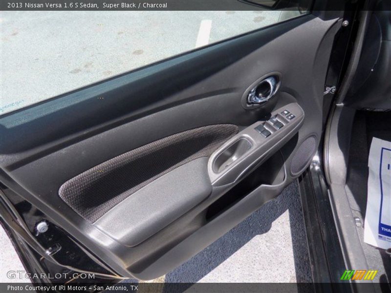 Super Black / Charcoal 2013 Nissan Versa 1.6 S Sedan