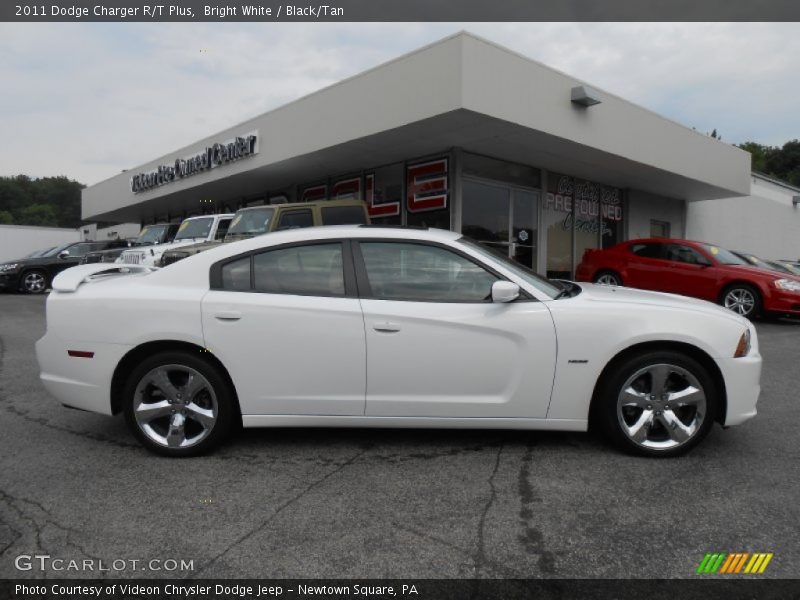 Bright White / Black/Tan 2011 Dodge Charger R/T Plus