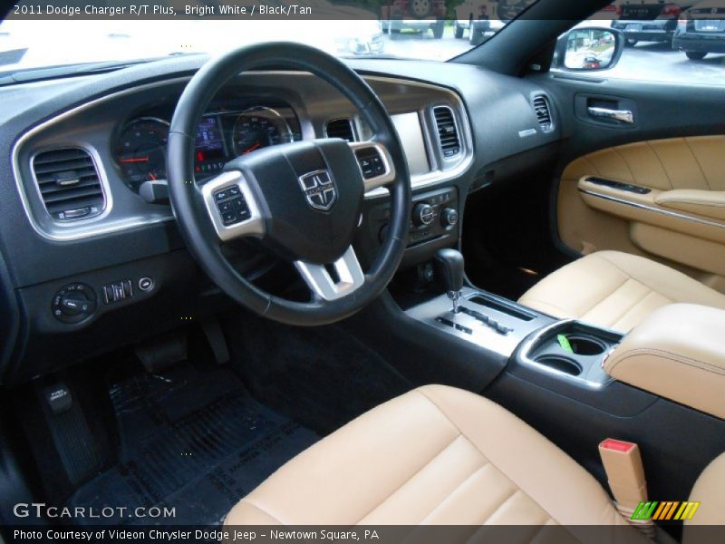 Bright White / Black/Tan 2011 Dodge Charger R/T Plus