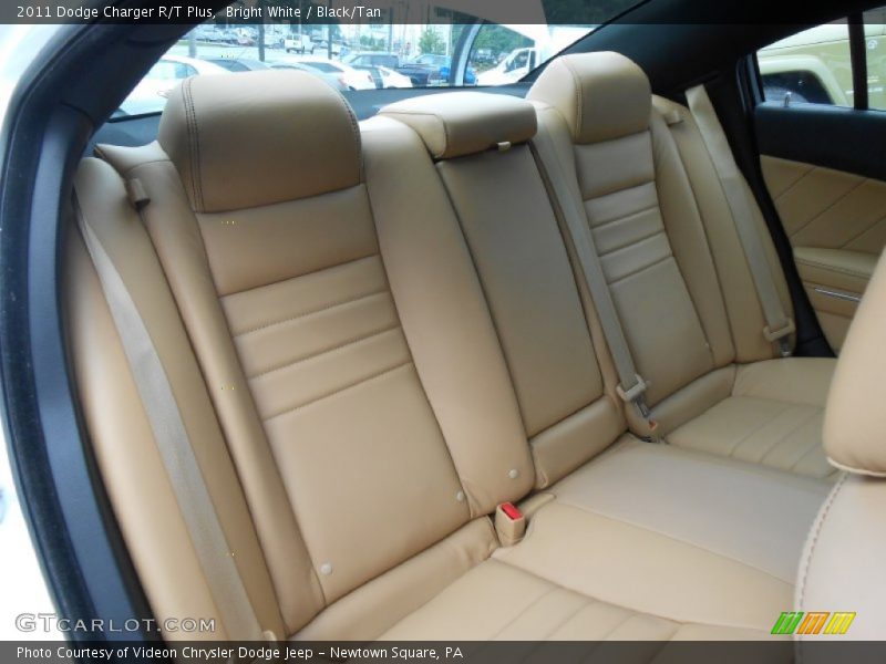 Bright White / Black/Tan 2011 Dodge Charger R/T Plus