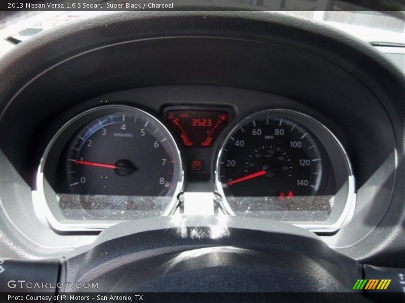 Super Black / Charcoal 2013 Nissan Versa 1.6 S Sedan
