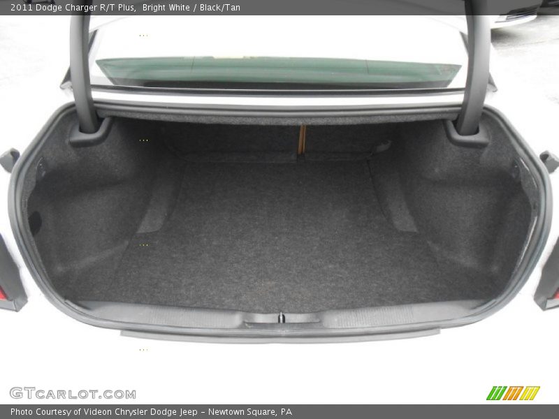 Bright White / Black/Tan 2011 Dodge Charger R/T Plus