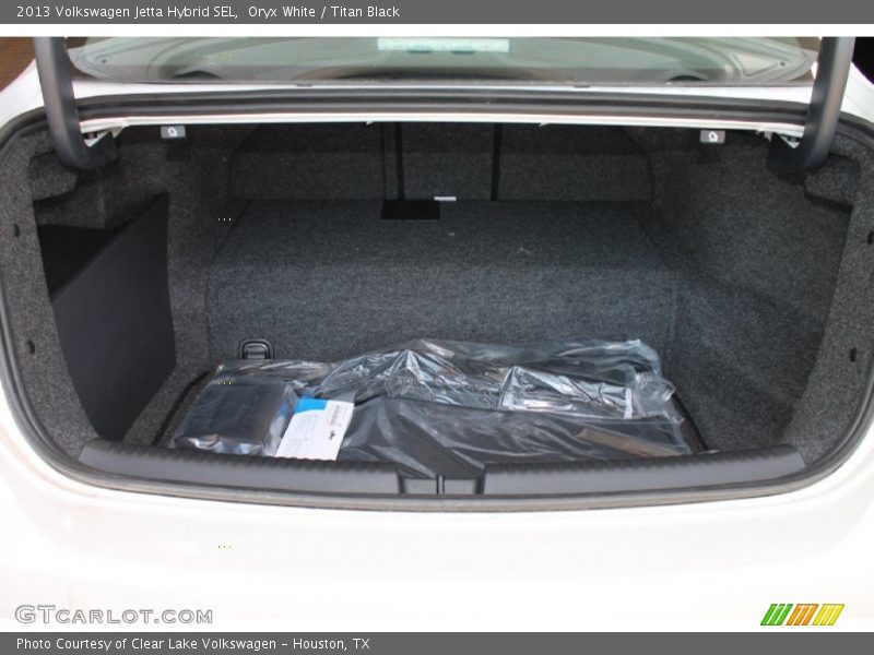Oryx White / Titan Black 2013 Volkswagen Jetta Hybrid SEL