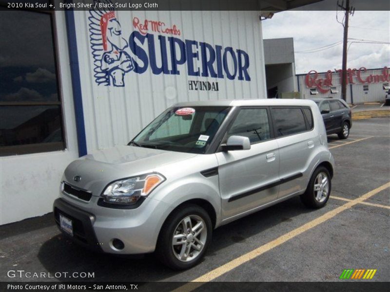 Bright Silver / Black Soul Logo Cloth 2010 Kia Soul +