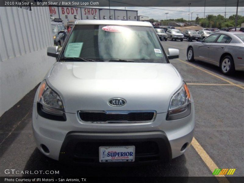 Bright Silver / Black Soul Logo Cloth 2010 Kia Soul +