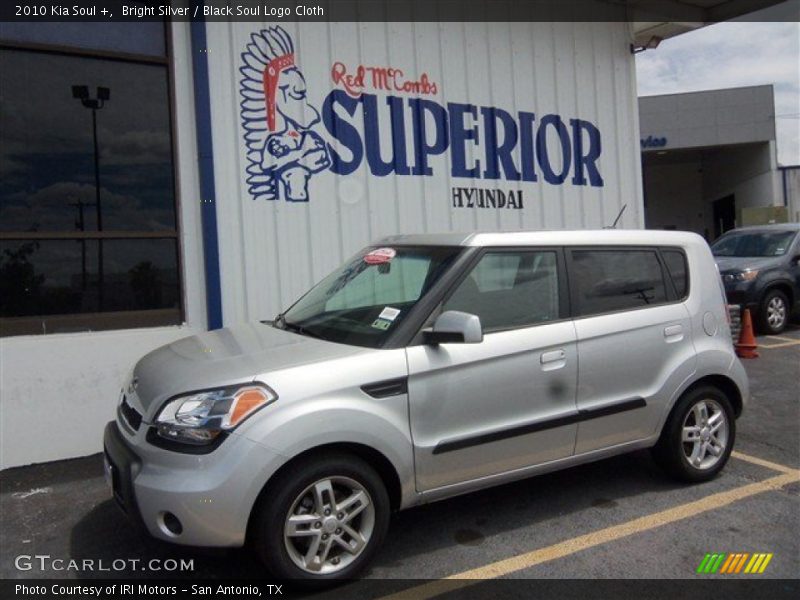 Bright Silver / Black Soul Logo Cloth 2010 Kia Soul +