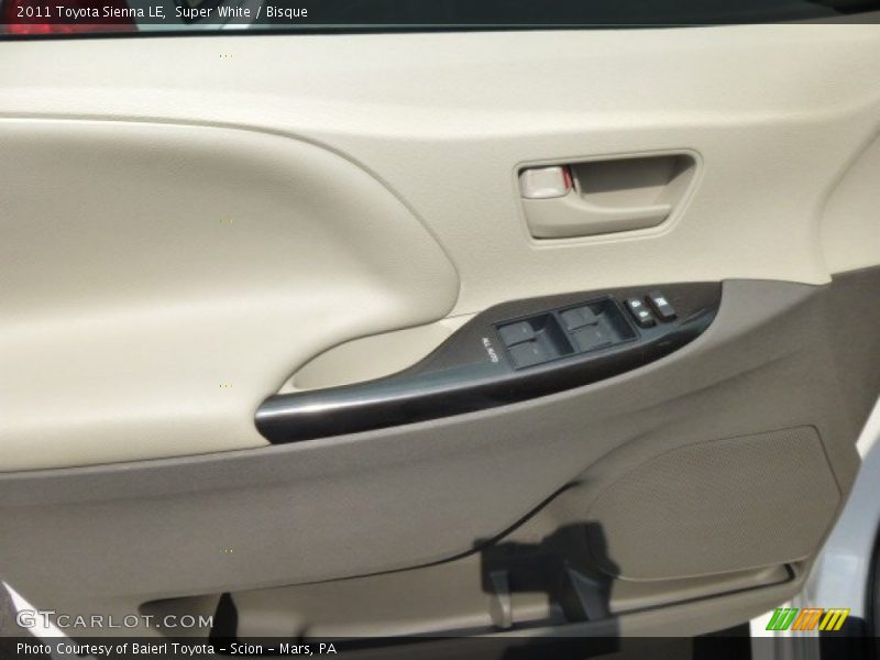 Super White / Bisque 2011 Toyota Sienna LE