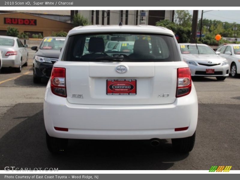 Super White / Charcoal 2010 Scion xD