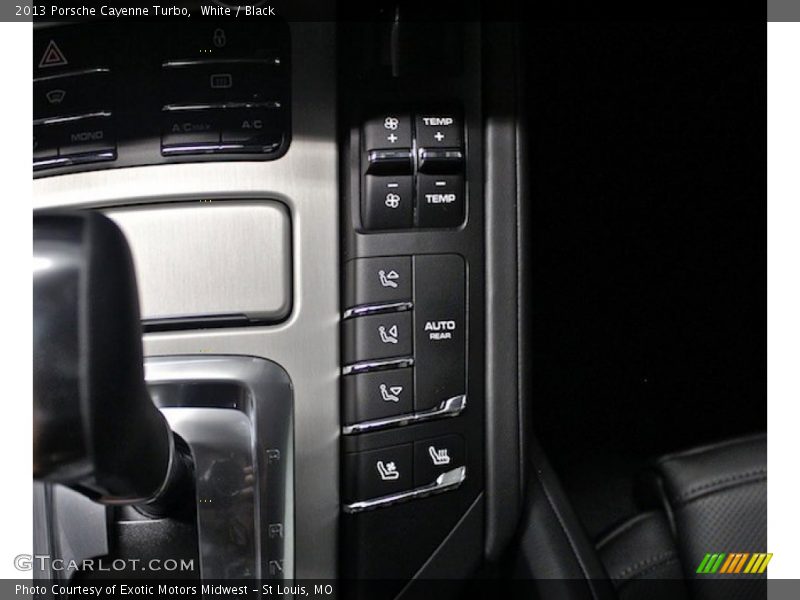 Controls of 2013 Cayenne Turbo