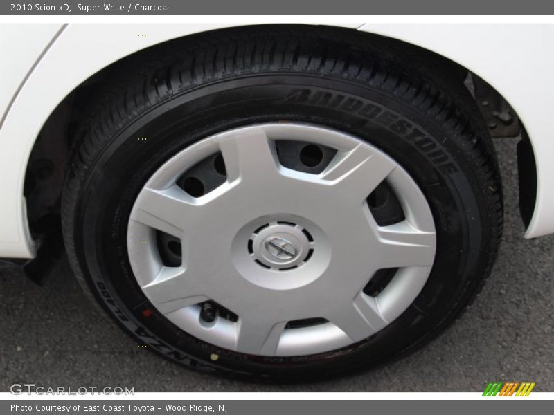 Super White / Charcoal 2010 Scion xD