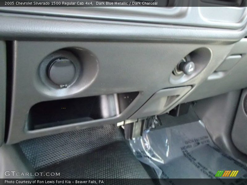 Dark Blue Metallic / Dark Charcoal 2005 Chevrolet Silverado 1500 Regular Cab 4x4