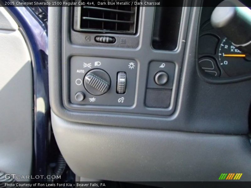 Dark Blue Metallic / Dark Charcoal 2005 Chevrolet Silverado 1500 Regular Cab 4x4