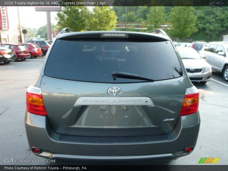 Cypress Green Pearl / Ash 2010 Toyota Highlander SE 4WD