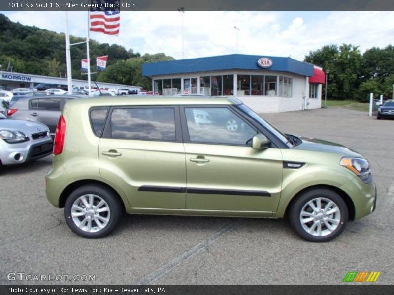 Alien Green / Black Cloth 2013 Kia Soul 1.6