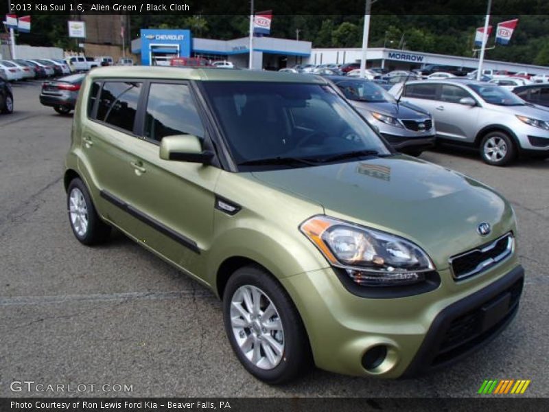 Alien Green / Black Cloth 2013 Kia Soul 1.6