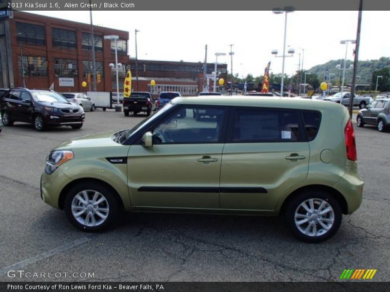 Alien Green / Black Cloth 2013 Kia Soul 1.6