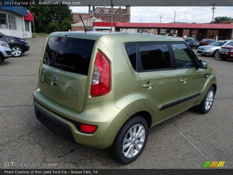 Alien Green / Black Cloth 2013 Kia Soul 1.6