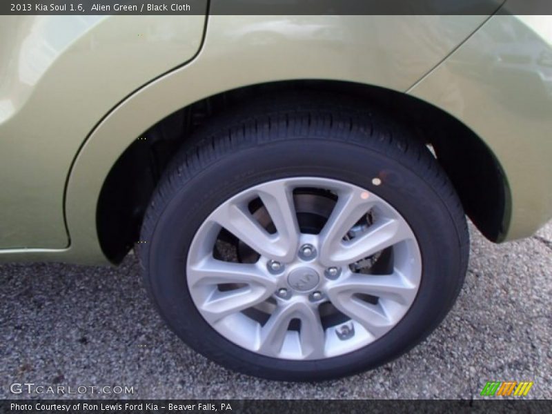 Alien Green / Black Cloth 2013 Kia Soul 1.6