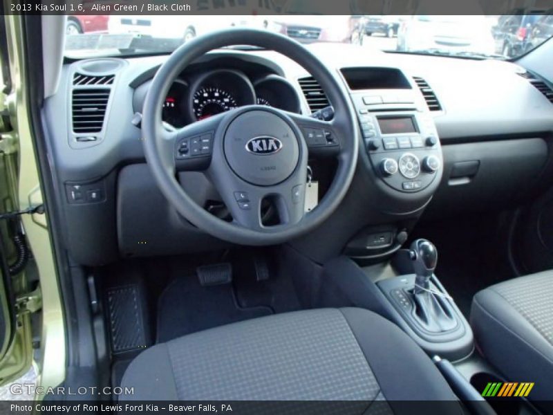 Alien Green / Black Cloth 2013 Kia Soul 1.6