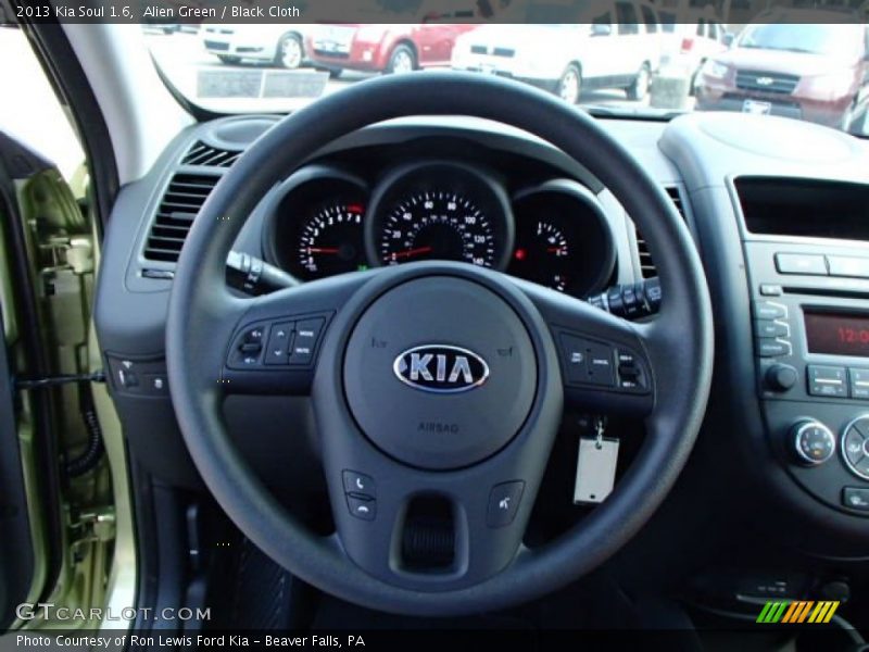 Alien Green / Black Cloth 2013 Kia Soul 1.6
