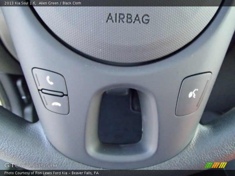 Alien Green / Black Cloth 2013 Kia Soul 1.6