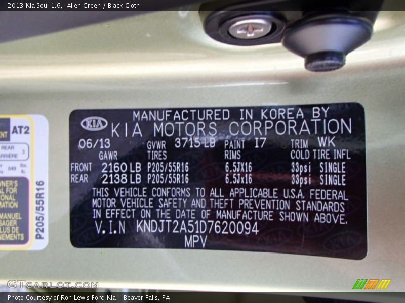 Alien Green / Black Cloth 2013 Kia Soul 1.6