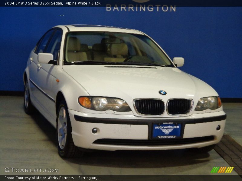 Alpine White / Black 2004 BMW 3 Series 325xi Sedan