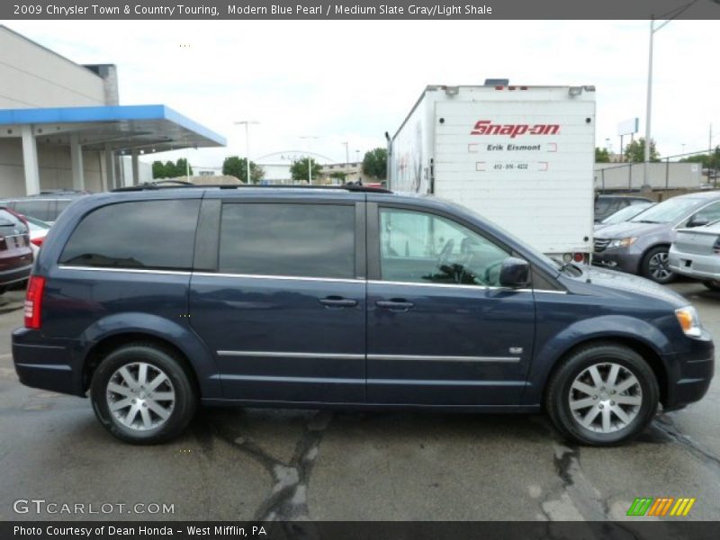 Modern Blue Pearl / Medium Slate Gray/Light Shale 2009 Chrysler Town & Country Touring