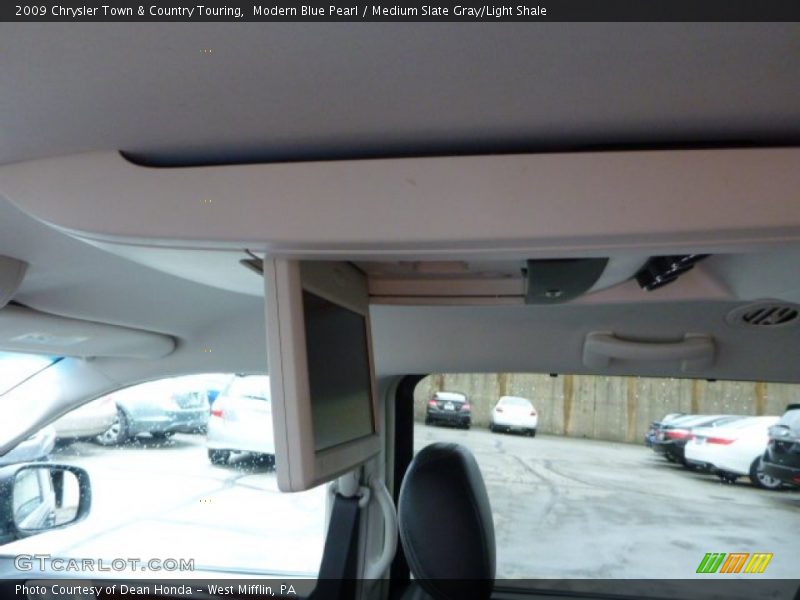 Modern Blue Pearl / Medium Slate Gray/Light Shale 2009 Chrysler Town & Country Touring