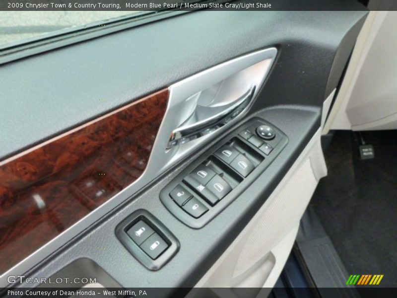 Modern Blue Pearl / Medium Slate Gray/Light Shale 2009 Chrysler Town & Country Touring
