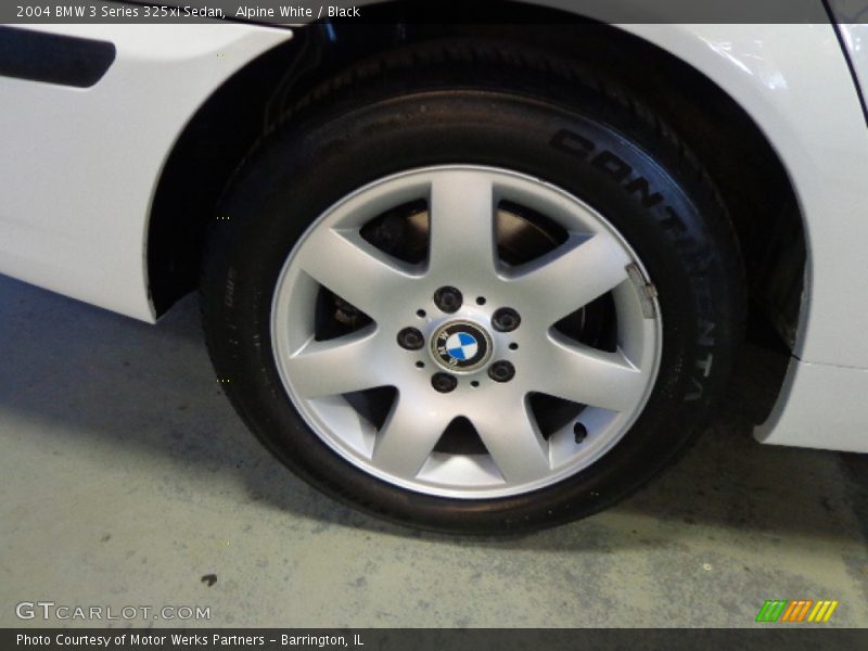 Alpine White / Black 2004 BMW 3 Series 325xi Sedan