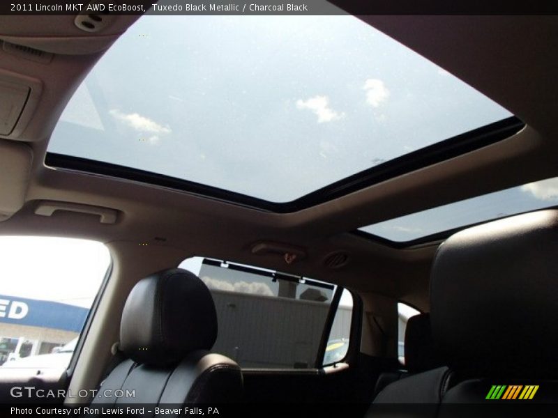 Tuxedo Black Metallic / Charcoal Black 2011 Lincoln MKT AWD EcoBoost