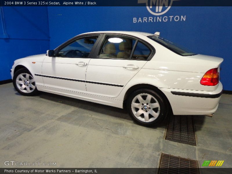 Alpine White / Black 2004 BMW 3 Series 325xi Sedan