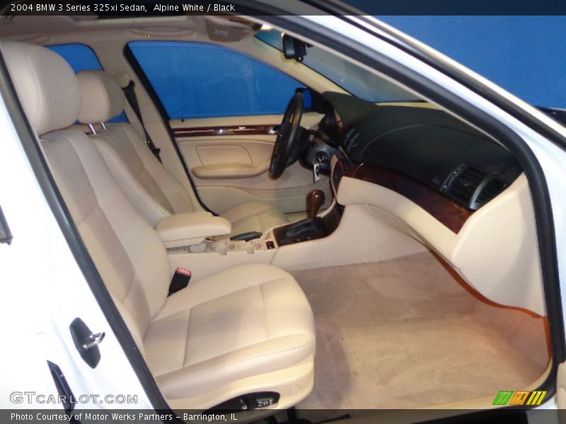 Alpine White / Black 2004 BMW 3 Series 325xi Sedan