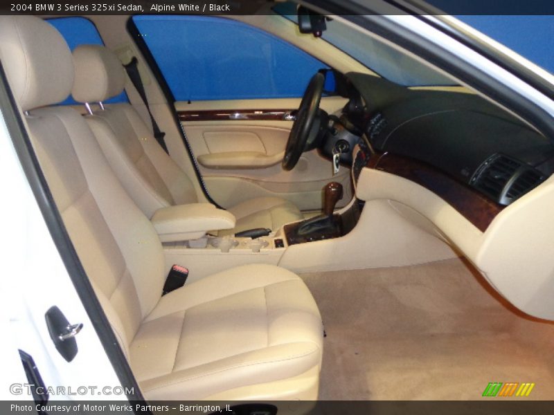 Alpine White / Black 2004 BMW 3 Series 325xi Sedan